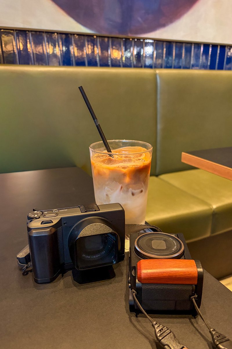 itoo0704's tweet photo. Today's partners.
.
RICOH GRIV
RICOH GRIV Monochrome
.
【iPhone AIR】
.
放課後さんぽ
.
#今日のカメラ
#grsnaps #ricohgr_japan #RICOH #GR #SHOOTGR #GR_meet_Japan @GR_meet_Japan
#渋谷 #CityBakery https://t.co/WoqV9phLMk