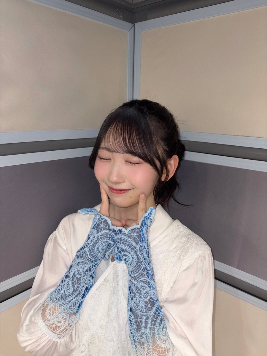 charu8_____'s tweet photo. クリフハンガーでまなみんが頑張ってくれたからKind of loveでたくさん音楽番組出してくれたのかなーって私は思ってるから久しぶりにクリフハンガー今日聞けるの楽しみ🩵🫧
どこかでKind of loveもお願いしますよ〜
#日向坂46_クリフハンガー https://t.co/gZCy7V0BUI