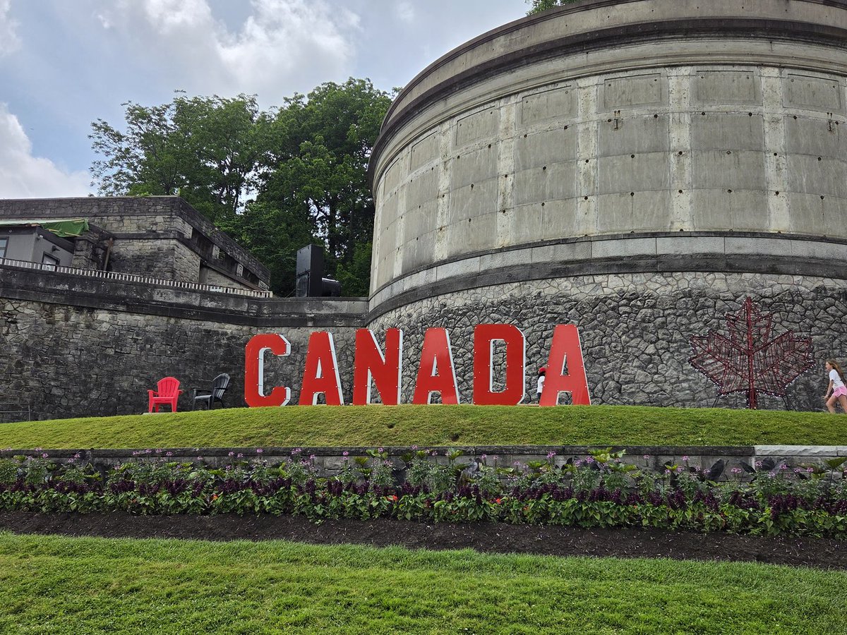 linkthrusocial's tweet photo. 🎈Happy Canada Day!🍁🎈
🇨🇦🇨🇦🇨🇦🇨🇦🇨🇦🇨🇦🇨🇦🇨🇦🇨🇦🇨🇦🇨🇦

#CanadaDay #Canada #HappyCanadaDay #CanadaProud https://t.co/NhxeQY2bev