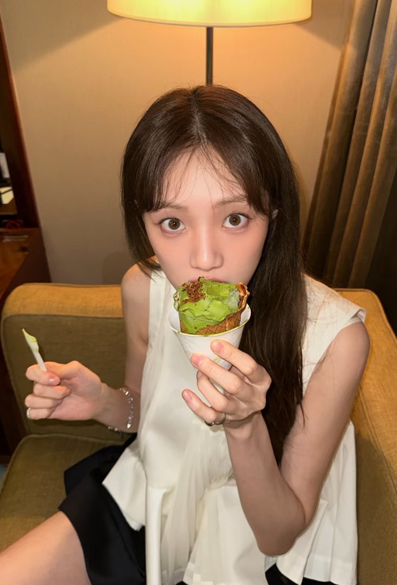 ccebib's tweet photo. nom nom nom :3 https://t.co/LGUN9HMMHe