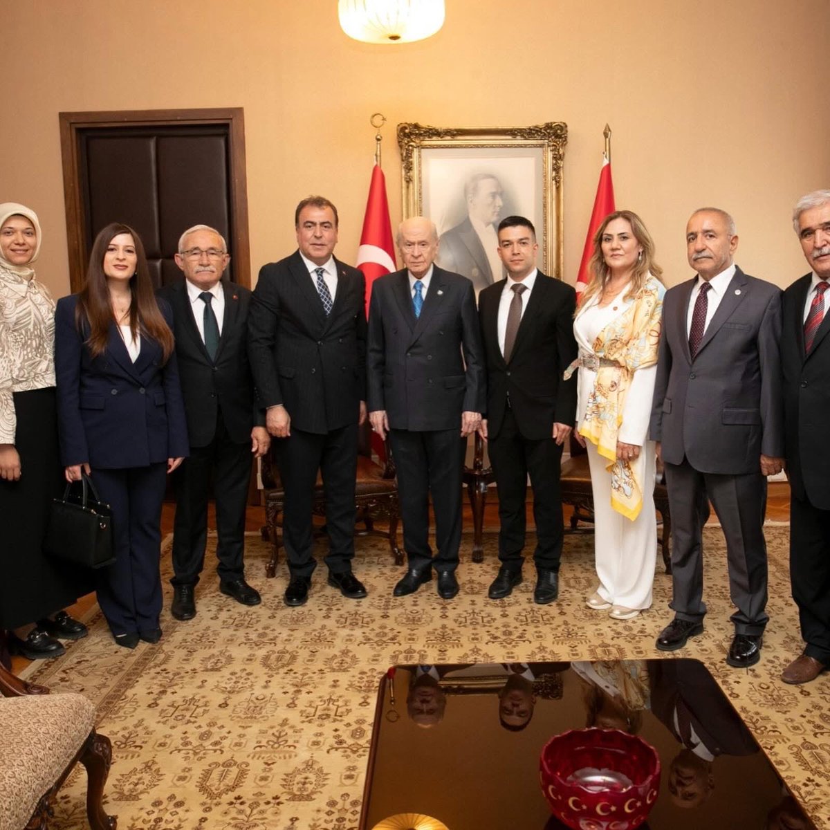 ocakeskisehiril's tweet photo. Türk Dünyasının Bilge Lideri, Türkmen Bey’imiz Sayın Devlet Bahçeli beyefendiyi MHP İl başkanımız Ayhan Sezer ve teşkilatlarımızla birlikte ziyaret ettik, hayır dualarını aldık. Cenab-ı Allah, Liderimizi başımızdan eksik etmesin.🇹🇷
@gkhanakerr https://t.co/it3DcVTQ84