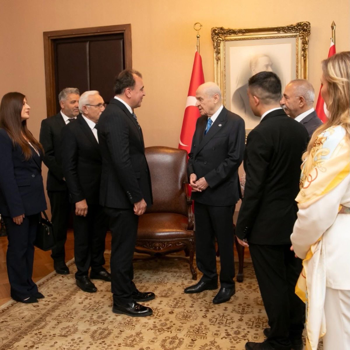 ocakeskisehiril's tweet photo. Türk Dünyasının Bilge Lideri, Türkmen Bey’imiz Sayın Devlet Bahçeli beyefendiyi MHP İl başkanımız Ayhan Sezer ve teşkilatlarımızla birlikte ziyaret ettik, hayır dualarını aldık. Cenab-ı Allah, Liderimizi başımızdan eksik etmesin.🇹🇷
@gkhanakerr https://t.co/it3DcVTQ84