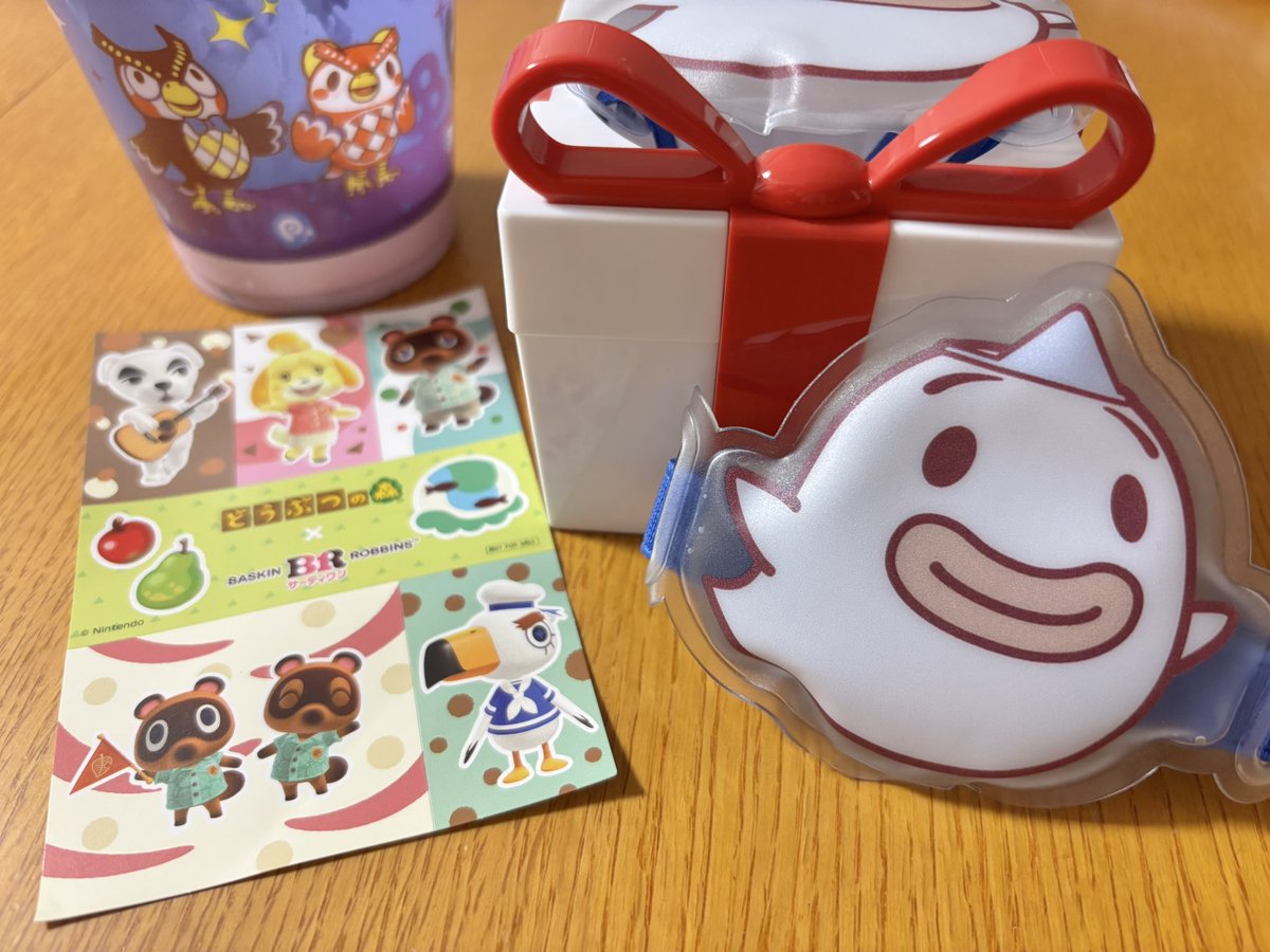knmldf's tweet photo. 朝イチモバイルオーダーでベル袋とまめつぶのチャームゲットして、夕方にゆうたろうほしくて行ったらもう最寄りのとこは枯れてて、車乗ってまだ残ってるところまで行ってきた！ほしいのGETできてうれしすぎる〜👻 https://t.co/c7RtWaDhHW