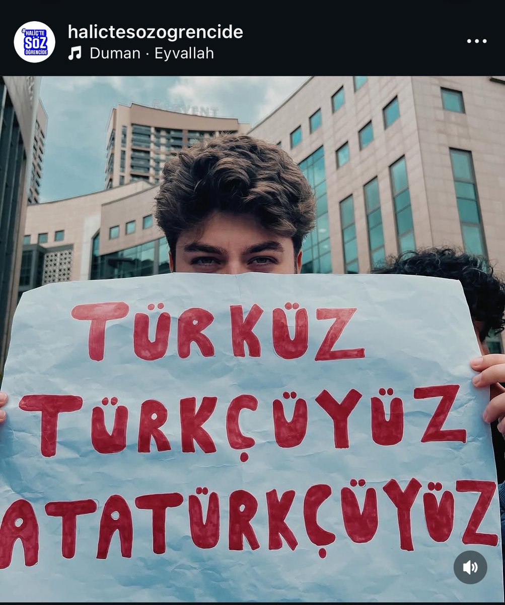 yoongichat's tweet photo. Ahmet ve onun milli durusu…
Bayılıyorum böyle Atatürkçü gençlere sevmeyelim de taşa mı dönelim https://t.co/uSQOyO3PL5