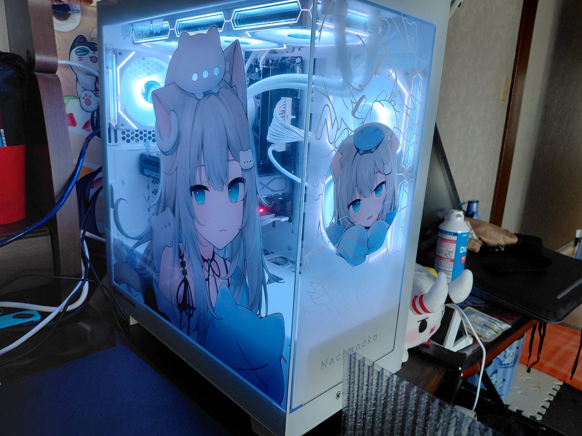 minitoeto's tweet photo. パソコン届いたー～
朝から部屋の掃除やら模様替えやら開始して１7時にようやく設置できた～！！ https://t.co/MnZkeGamXu