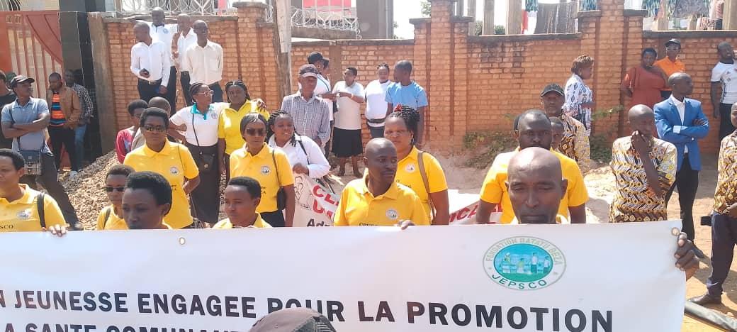 JepscoFbb's tweet photo. À l'occasion de la célébration de la fête de l'Indépendance du Burundi, le personnel du #CPSCO ont également pris part aux festivités. Comme l'illustrent ces photos, prêts à participer au défilé officiel qui marque cette importante commémoration nationale. @Gitega https://t.co/By4ozXXsLc