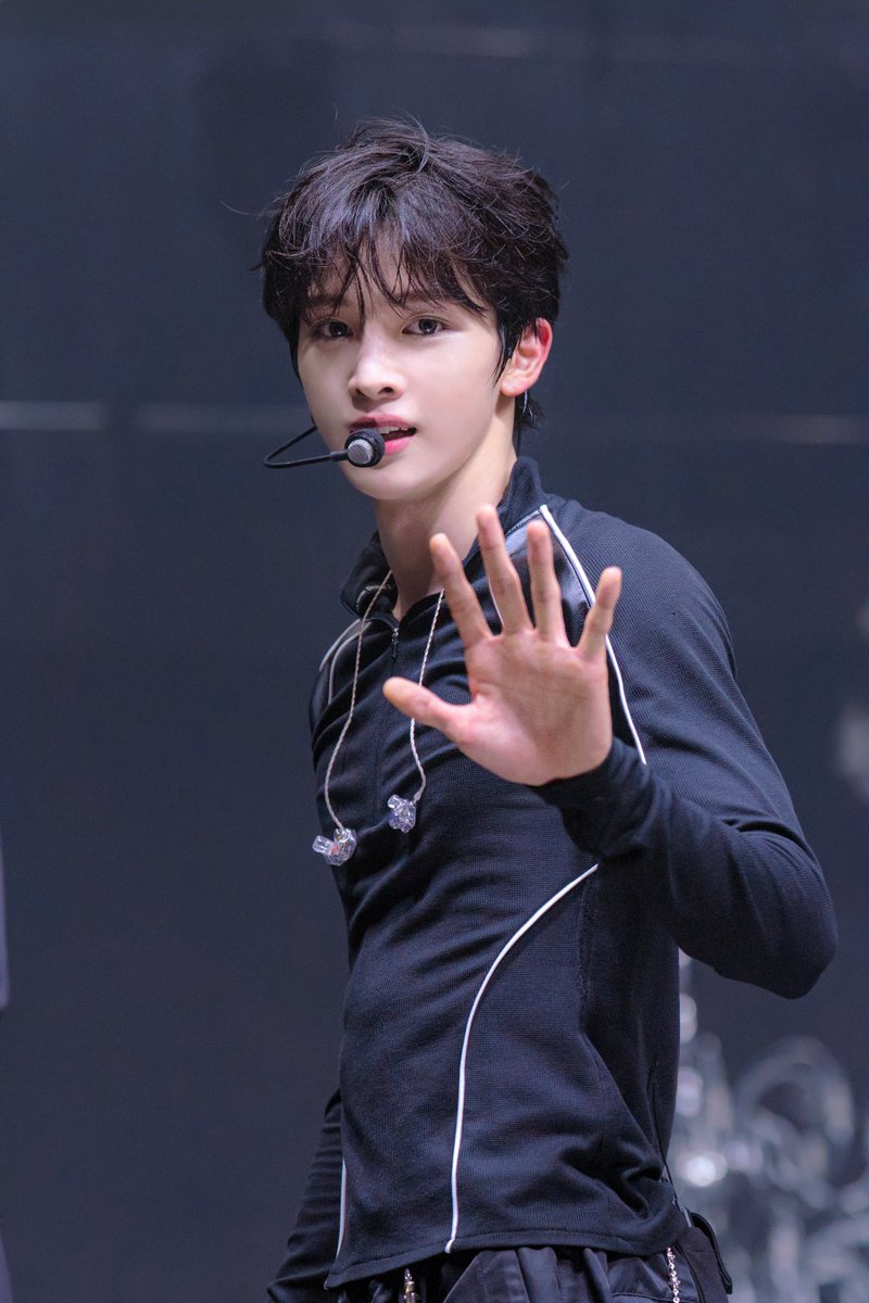 jsc_archive's tweet photo. 📸260621 인기가요 현장포토 #성찬 https://t.co/xE2vxhiHmR