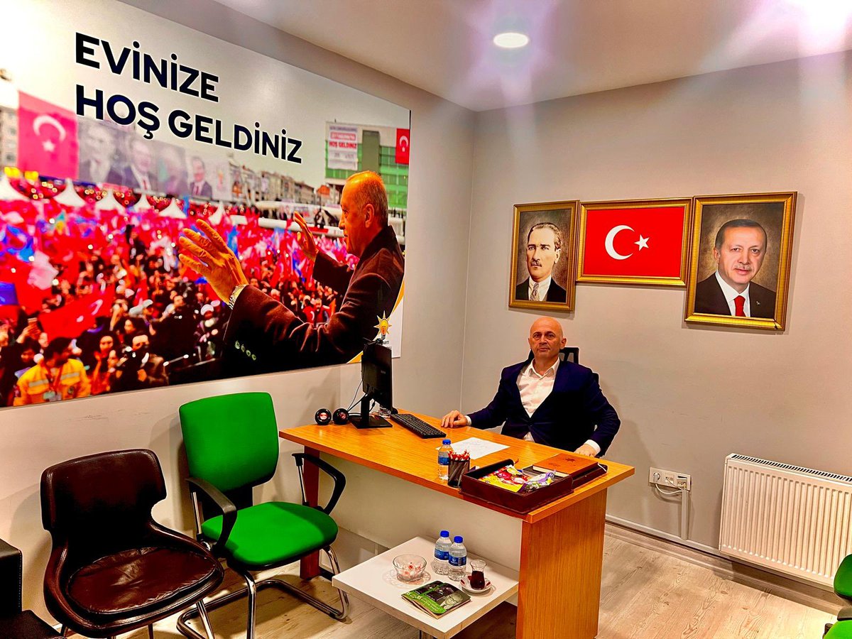 akzeytinburnu's tweet photo. Zeytinburnu İçin Nöbetteyiz🇹🇷

Bugün AK Parti Zeytinburnu İlçe Nöbetçimiz
İlçe Yönetim Kurulu Üyemiz 
Bülent Küçükusta @interorfeo 

⏰10.00-17.00 arası
Soru, görüş ve önerileriniz için bizleri arayabilir veya ziyaret edebilirsiniz.

📞 0(212) 416 30 86 https://t.co/vCpNzVW2bk