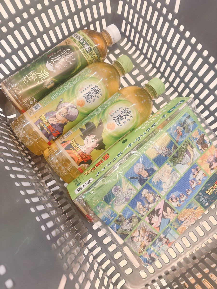 _namicha_fig_'s tweet photo. ドラゴンボール×綾鷹のポーチあった！！！確保！！！！！ラベルがブウとベジータのやつなくて残念😢 https://t.co/pWZAYudJMM
