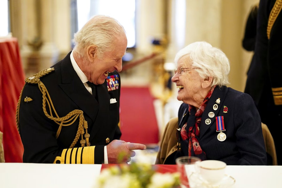 pictureeditor4's tweet photo. Winner of the public vote !
Jordan Pettitt, The King and I.
King Charles III joins 101-year-old Second World War veteran Ruth Barnwell at a tea party in Buckingham Palace, central London,
Jordan is a staff photographer at the Press Association based in London. https://t.co/jcn4Q96VtT