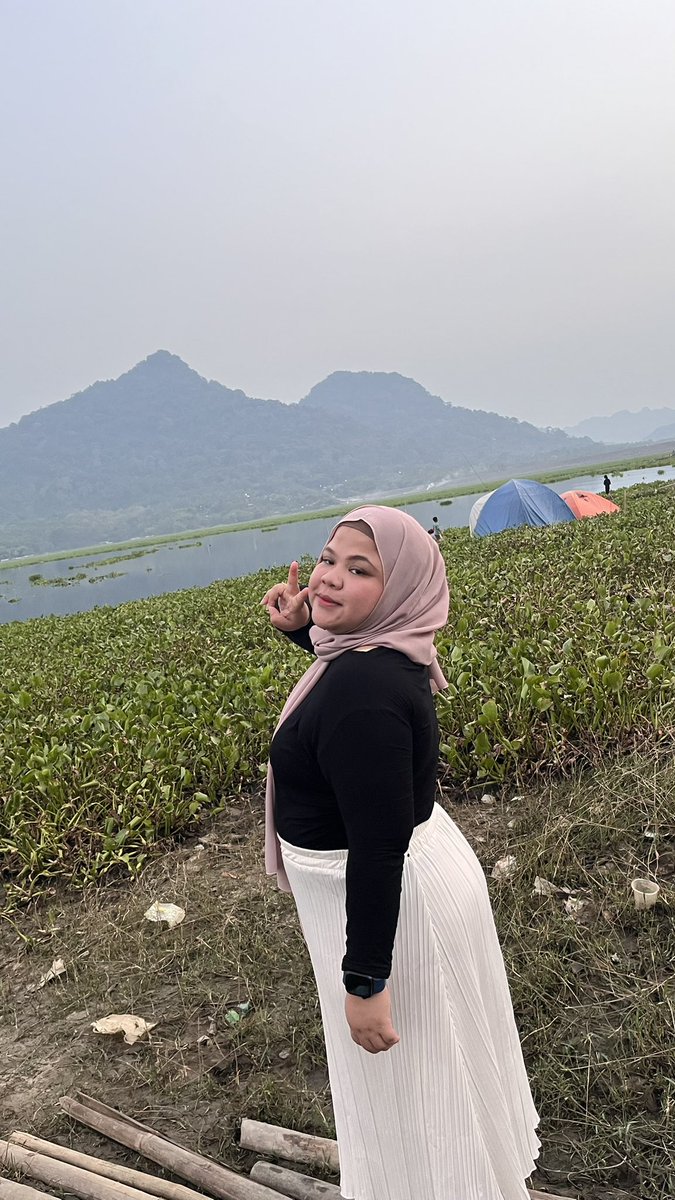catblackscafe's tweet photo. My wife cantik sama hot banget sih https://t.co/7BrOKqDWh3