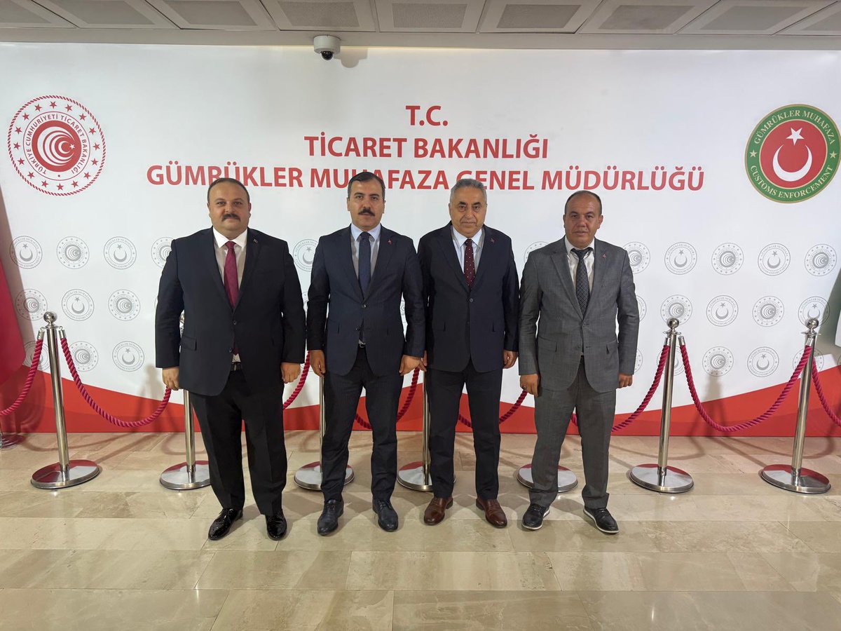 TurkesGuney's tweet photo. 📌 GÜMRÜKLER MUHAFAZA GENEL MÜDÜRÜMÜZE ZİYARET

📌 Genel Başkanımız Türkeş Güney, Genel Başkan Yardımcımız Halil Başer, Ankara Ticaret Şube Başkanımız Seyfettin Sarı ile birlikte Gümrükler Muhafaza Genel Müdürümüz Recep Koşal'ı ziyaret ettiler.

📌 Nazik kabulleri ve misafirperverlikleri için Sayın Genel Müdürümüze teşekkür ederiz.