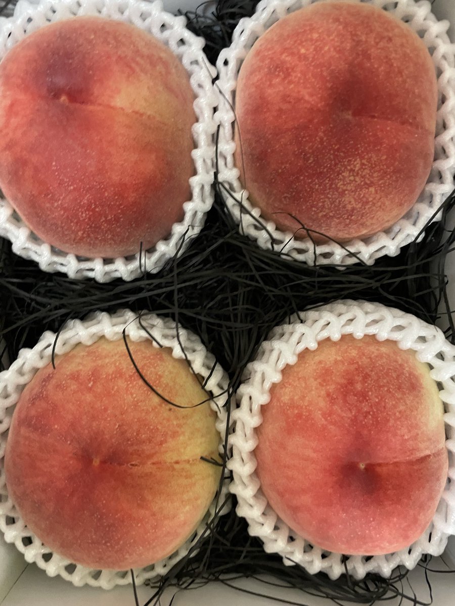 chayafarm2020's tweet photo. 🍑発送、順次しています😅
生育もバラバラで…

#桃
#お取寄せ
#山梨 https://t.co/2tsLZvUiuP