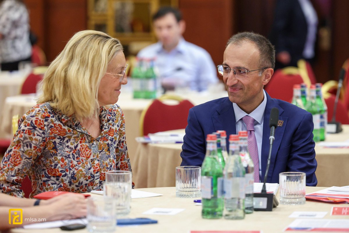 MLSA_Armenia's tweet photo. Minister @ArsTorosyan attended the launch of @UN_Women's regional #Lead4Peace program in Armenia. He reaffirmed the Government's commitment to gender equality, women's empowerment and expanding women's economic opportunities. https://t.co/4RmcD9MoCk
