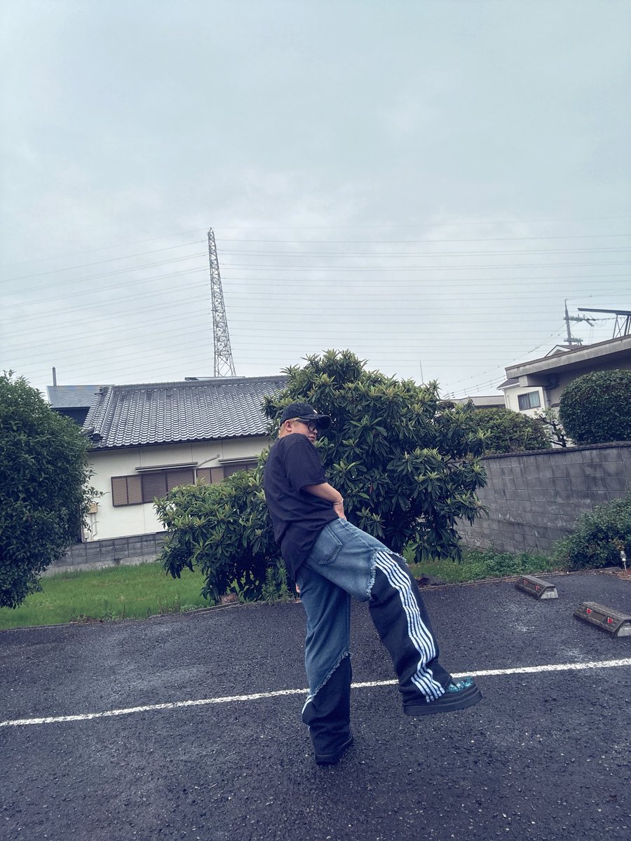 dacu_102's tweet photo. 実は最近坊主にしちゃいました https://t.co/EuGRcqkSMH