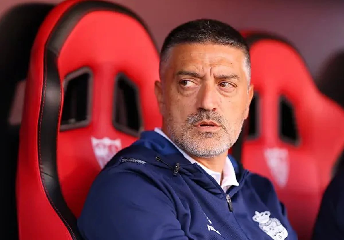 mdaswani's tweet photo. 🔐 ENTRENADORES @LaLiga2

▪️ TEN | Cervera
▪️ GIR | Quique Álvarez
▪️ OVI | Calero
▪️ LEG | Albés
▪️ ELD | Barragán
▪️ ALM | García Pimienta
▪️ VLL | Escribá
▪️ COR | Iván Ania
▪️ SPO | Lacarmón
▪️ CEU | JJ Romero
▪️ LPA | De la Barrera
▪️ ALB | Alberto Glez
▪️ RSO | Ion Ansotegi
▪️ CAD | Imanol Idiakez
▪️ MLL | Luis García
▪️ AND | Carles Manso
▪️ SAB | Ferran Costa
▪️ CAS | Pablo Hdez
▪️ CEL | Fredi Álvarez
▪️ BUR | Sergio Francisco
▪️ EIB | Aranbarri
▪️ GRA | Pacheta