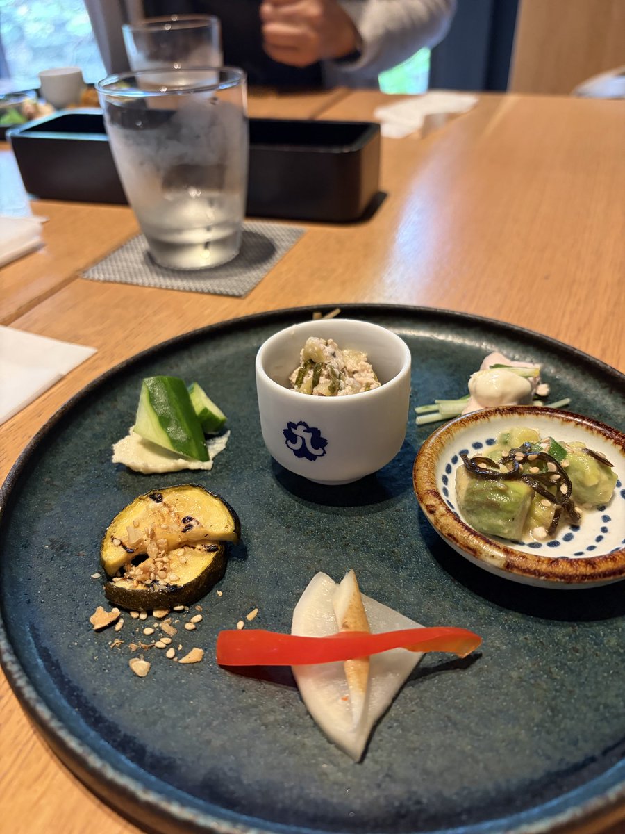 cooperfisa_hit's tweet photo. 九重味醂の工場見学
みりんを飲んでみようとか考えたことなかったけど、ちょっと考えが変わったな😆試飲もたくさんできたけどお酒になるので運転手としてやめといた。
味醂を使ったランチを食べて、お土産売り場行ったら買っちゃうよね味醂。
渋沢さんが飛んで行きました。 https://t.co/NyBoFLKJDm