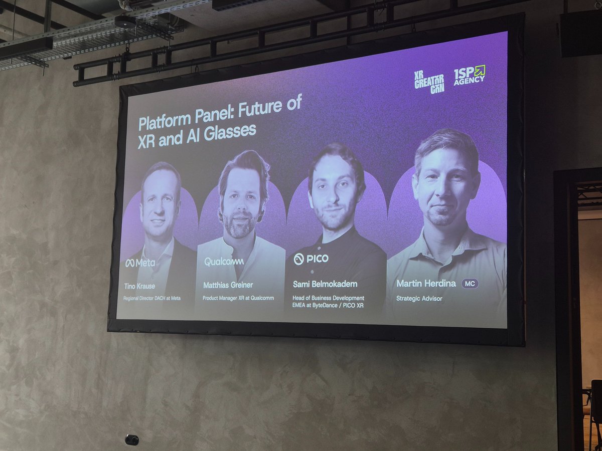 SkarredGhost's tweet photo. At #XRCC there is now an amazing panel featuring Qualcomm, Meta, Pico

#VirtualReality #MixedReality https://t.co/SHvHrlEFEZ