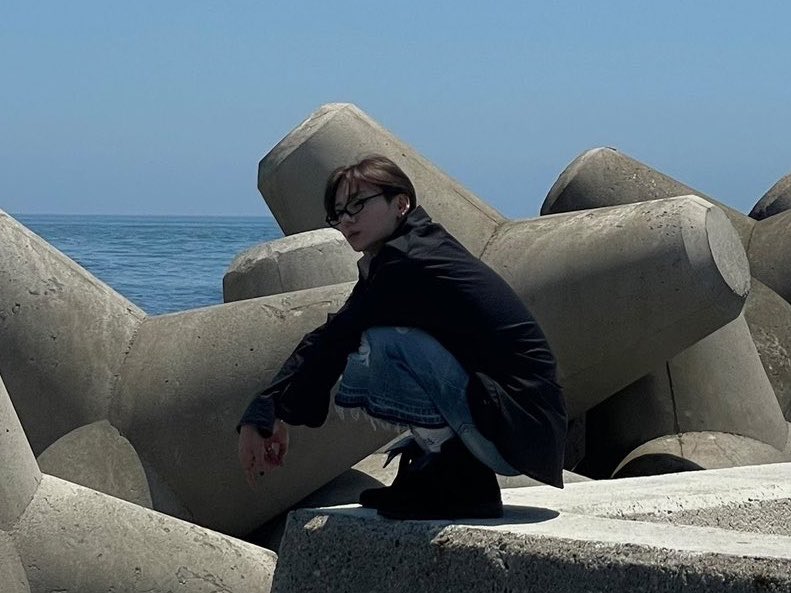arilovesleowon's tweet photo. i love casual sangwon so much. https://t.co/s0ZOs6FLNq