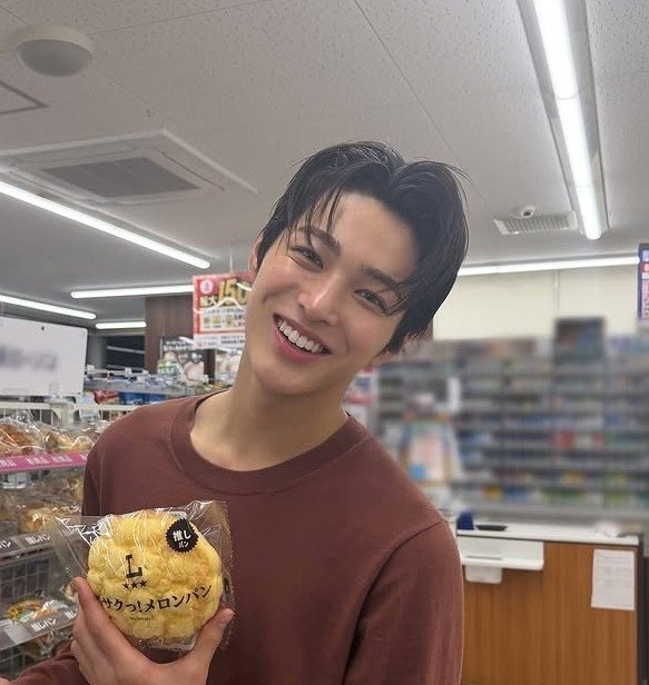 Mi444x15's tweet photo. My favorite genre of keonho https://t.co/bOpKC7zNSb