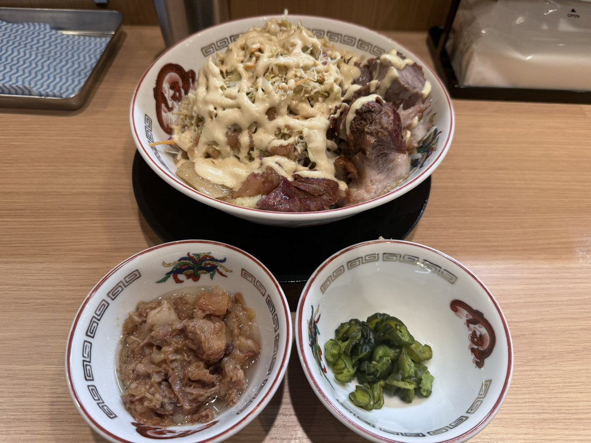 ramiel3's tweet photo. 今日一日豚山の冷やし中華だけ考えてました。
美味かったけど、歳のせいか野菜マシで腹パンになる。 https://t.co/WE9r31pc7m