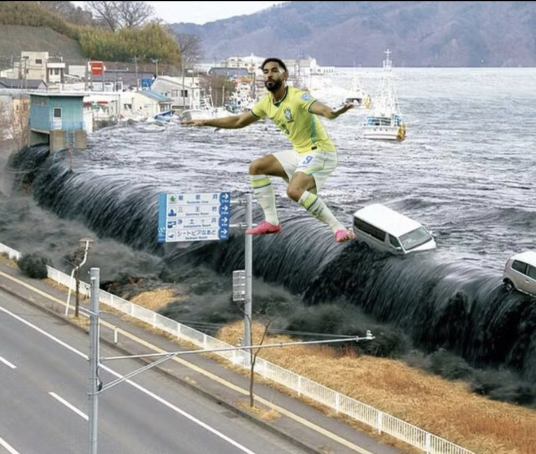 silva_lorena22's tweet photo. @uH0kFWM1If78396 @joabfelix97 @F1lipewx @vannucchi_wccf Pensei que era surf, para aproveitar a ondas que tem por ai https://t.co/dh1rbvPlyD
