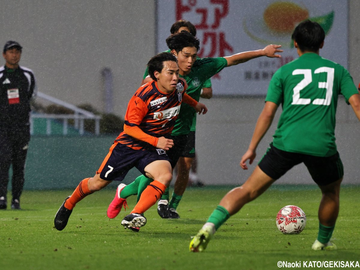 gekisaka's tweet photo. [MOM1192]法政大MF松田悠世(3年)_決勝前に嬉しい知らせ…「気が引き締まった」ドリブラーが矜持示して優勝貢献!!

https://t.co/8p8jdcp0DK

#大学サッカー #総理大臣杯 #関東大学サッカーリーグ #関東大学リーグ #ゲキサカ https://t.co/wKMiz34J1L