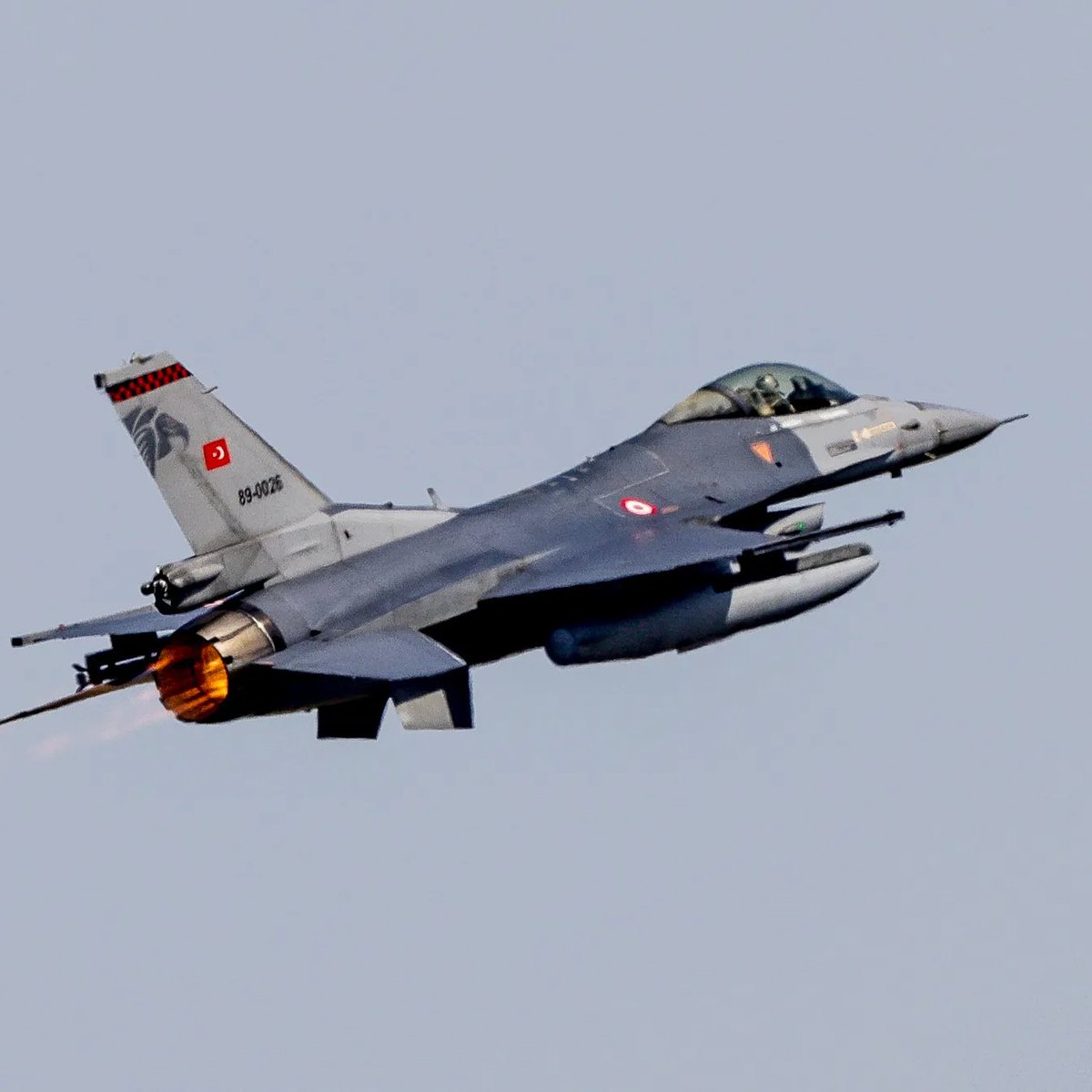 dailyislamist's tweet photo. 🔴 Türkiye'ye ait F-16 savaş uçakları, Somali'de ilk kez Eş Şebab'a karşı hava saldırıları düzenledi.

Grubun silah depoları ve lojistik merkezlerinin hedef alındığı belirtildi.

Somali Savunma Bakanı Türkiye'ye teşekkür etti.