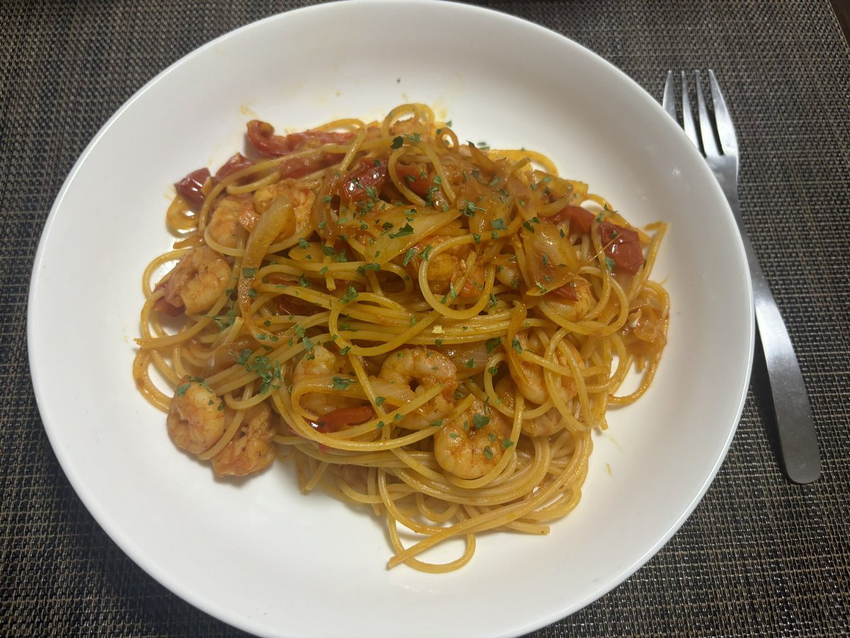 mogi_tcg's tweet photo. 適当パスタが成功すると嬉しい

パスタ、毎回綺麗に盛ろうとして上手くいかんくて最後適当に皿に移してる気がする https://t.co/YfYVIDPAMh