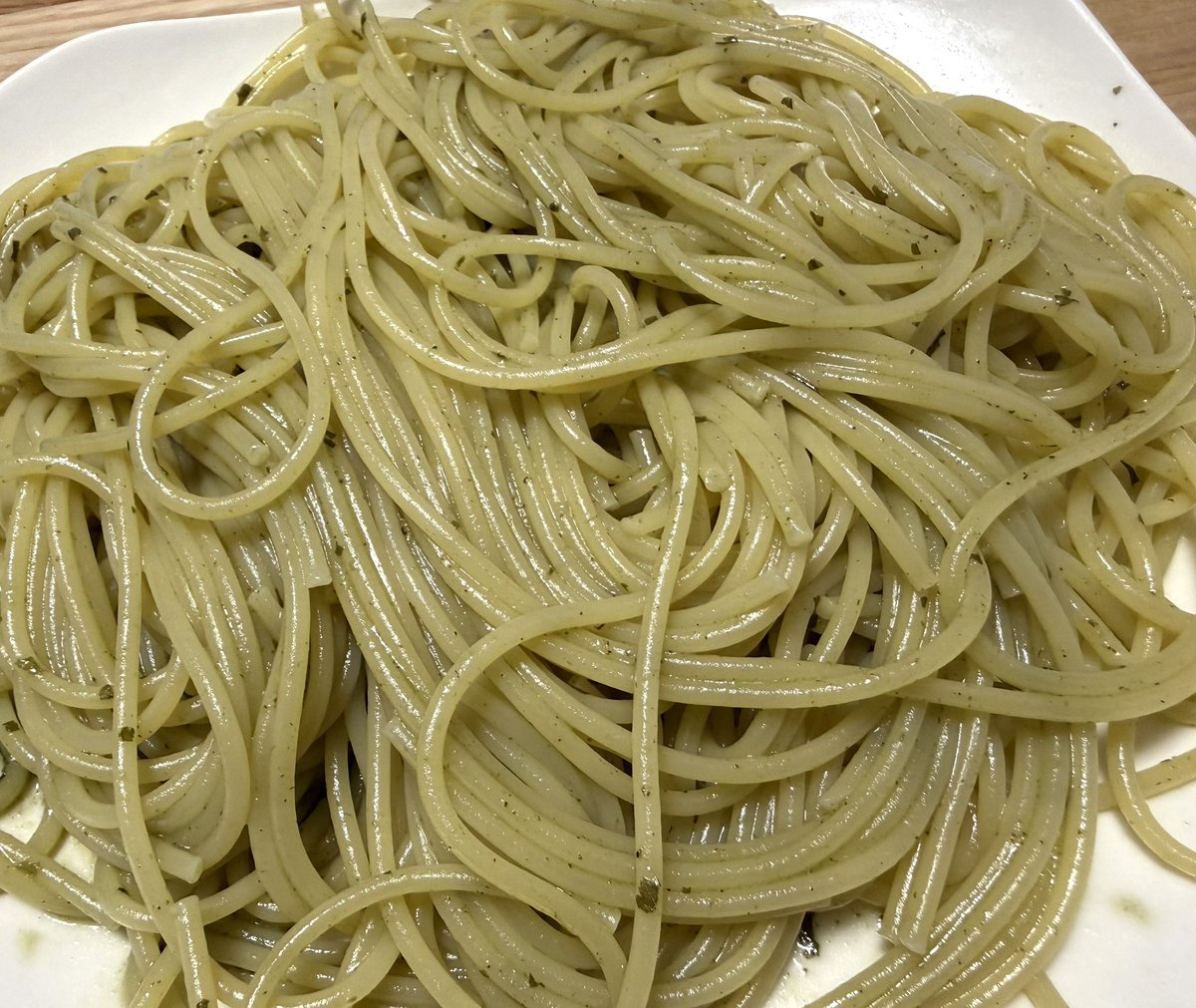 ankimo_tuhu's tweet photo. はるか昔の20歳前半の頃、お金が無い自分の中では乾麺パスタを茹でてパスタソースを和えるだけでお腹が満たされるコスパ最強メシだった。

まさかまたコレ系パスタが活躍する時がくるとは思いませんでした… https://t.co/7sCqCg042K