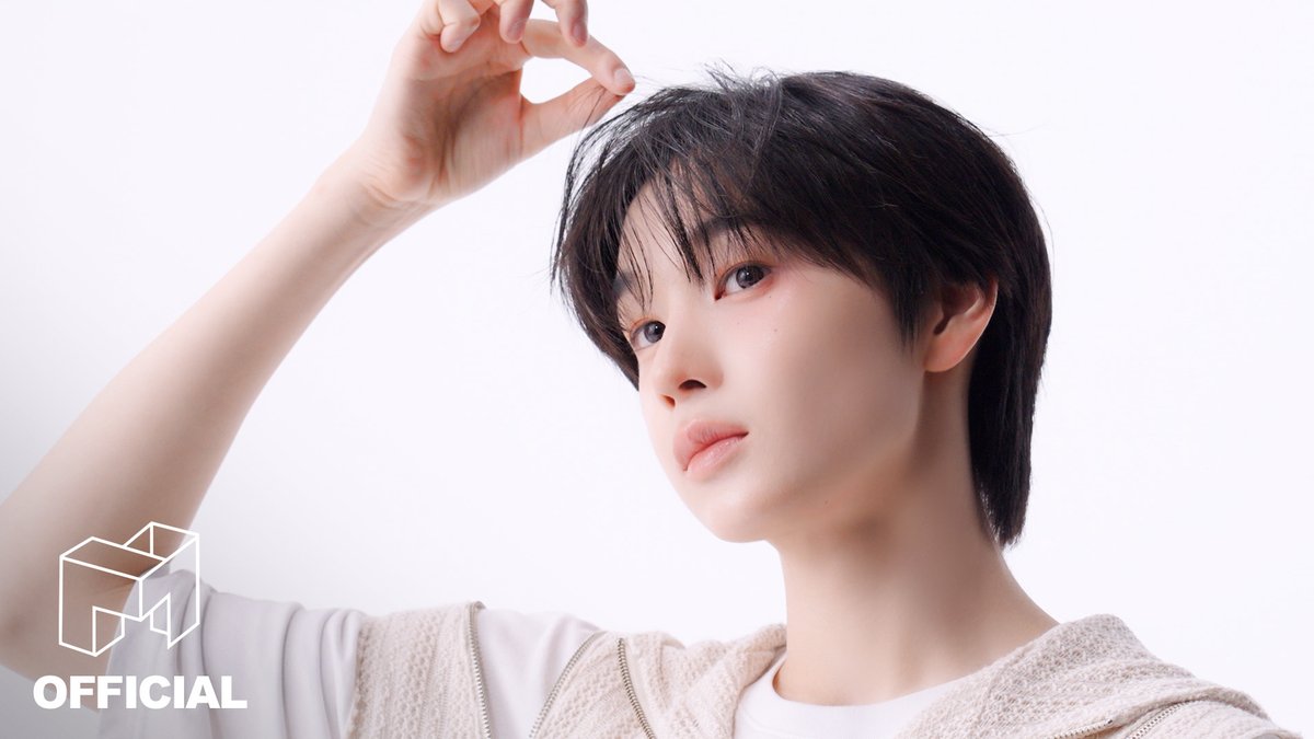 idntt_cosmo's tweet photo. idntt 아이덴티티 : id17 kwakgiwoong
Character Film

https://t.co/689l9w360c

Pre-save
https://t.co/99I7piJUbZ

#idntt #아이덴티티 #itsnotover
#곽기웅 #kwakgiwoong https://t.co/WhUd3nBhz5