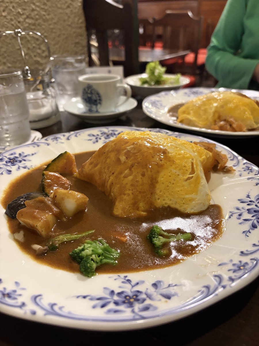 AsahiCoffee's tweet photo. 雨の水曜日でしたね

明日は木曜日
ランチメニューは
○昔なつかしナポリタン
○オムカレー
の2種類です。

11:30-14:00限定
サラダ、ミニドリンクセット1,100円です。 https://t.co/8b9aIDH8IT
