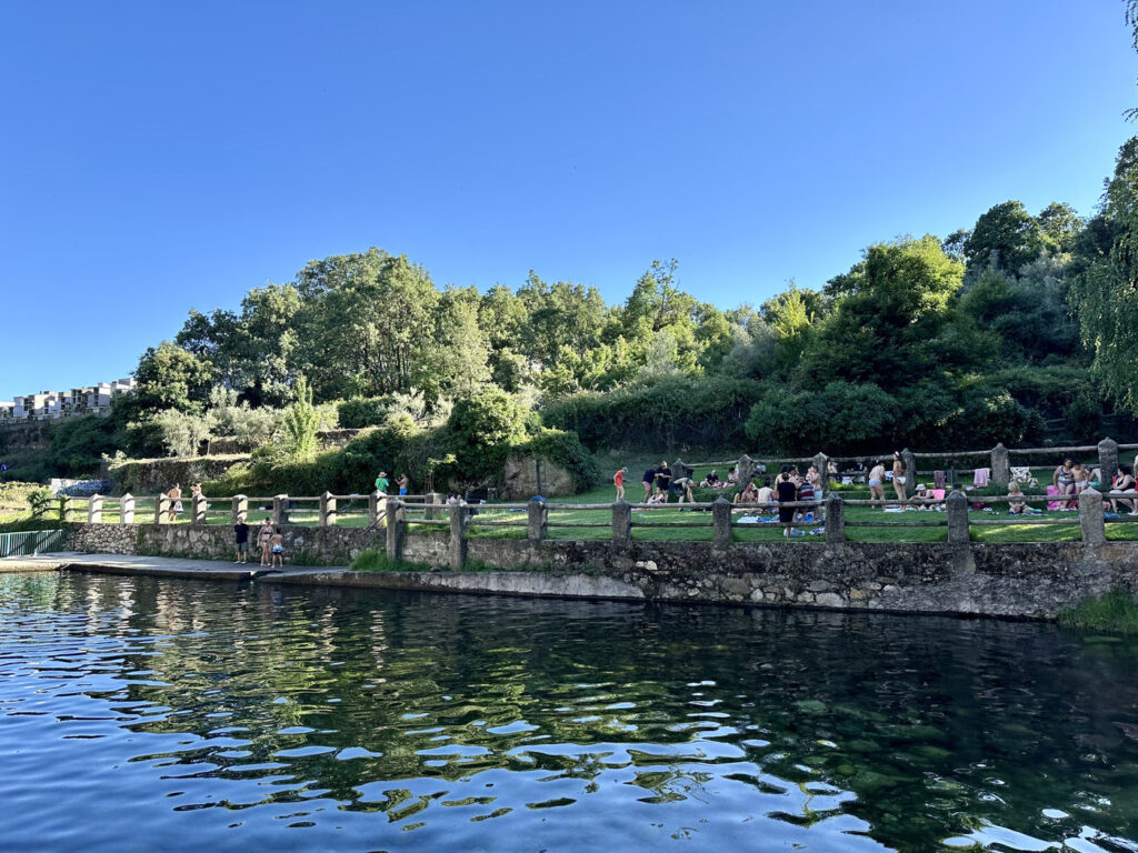 extremadura_tur's tweet photo. 💦 ¡Más de 10 piscinas naturales por la comarca de #LaVera! Verano, pueblo, #Extremadura... ¡Vente! 👇
https://t.co/iyN0WEj40T vía @d_suroeste https://t.co/bMGwcQ9hgP