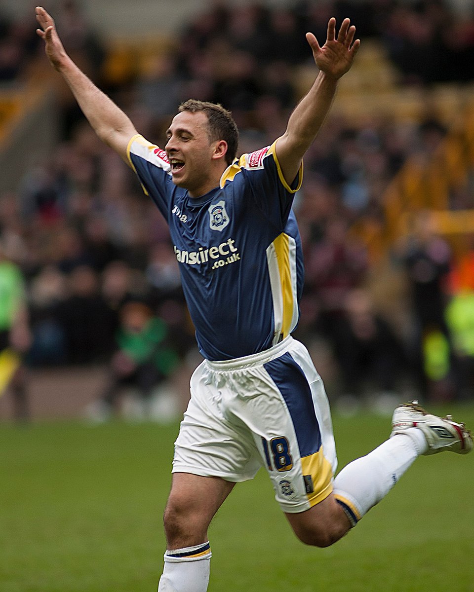 CymruLeagues's tweet photo. Croeso i'r Novira Cymru Leagues, @MichaelChopra 👋

The former Cardiff City striker has joined @TreBluebirdsFC! ✍️ https://t.co/WP1gI0KLkQ