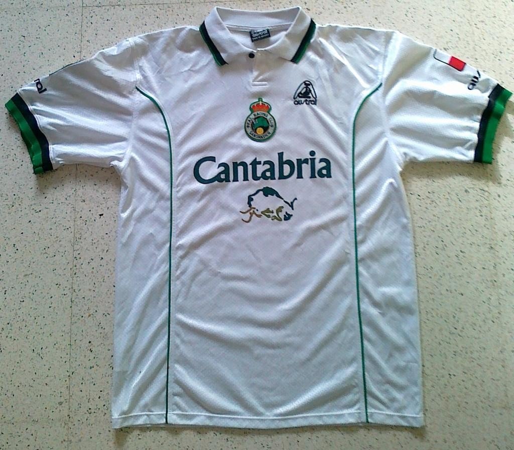 DonSimonRRC's tweet photo. @Aitor_Alexandre La jornada retro es contra el Barca en casa, la camiseta debe ser esta o la del 95 (adaptada a Austral) https://t.co/DuQswKSTvc
