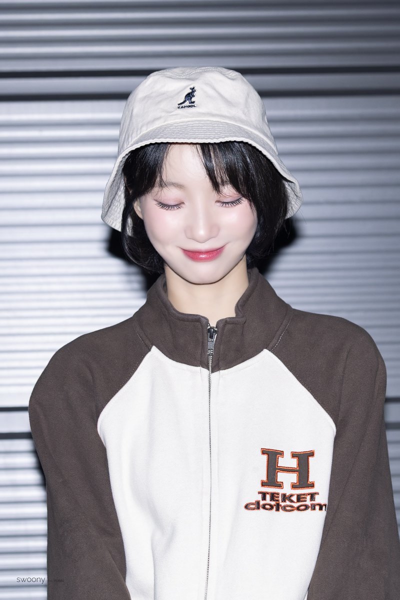 swoony_yubin's tweet photo. 250503 푸에르자 부르타 

빠져들어💕

#오마이걸 #유빈 #배유빈 
#OHMYGIRL #YUBIN https://t.co/PHmbKQ0bbi