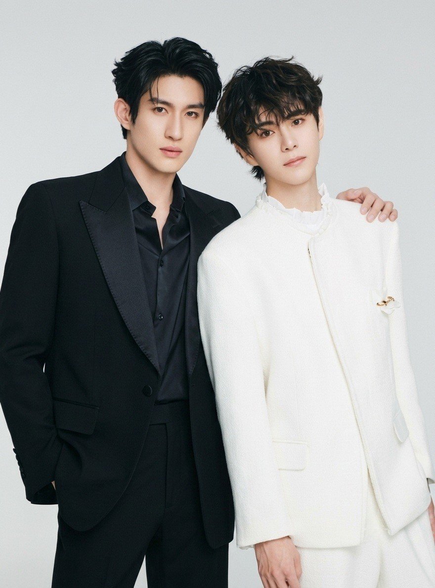memoowriee's tweet photo. This is clearly their pre-wedding photos, no one can't change my mind 

#政瞳 #aylio https://t.co/aoA2JUh8iT