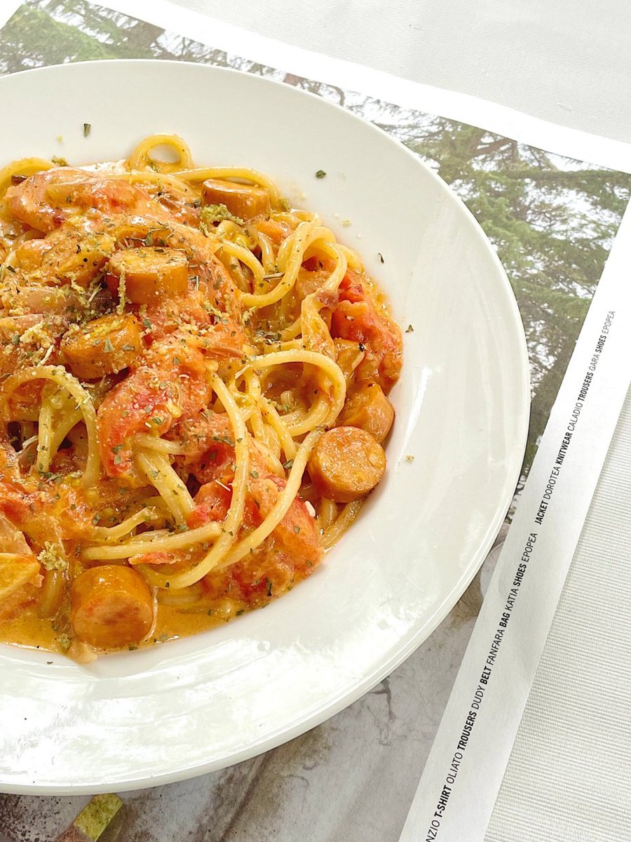 SebastinRo50185's tweet photo. Just had the most cozy weekday dinner: creamy tomato pasta with fresh basil, paired with a cold glass of iced lemon tea. Simple, warm, and totally satisfying! https://t.co/xYOsflHbMW