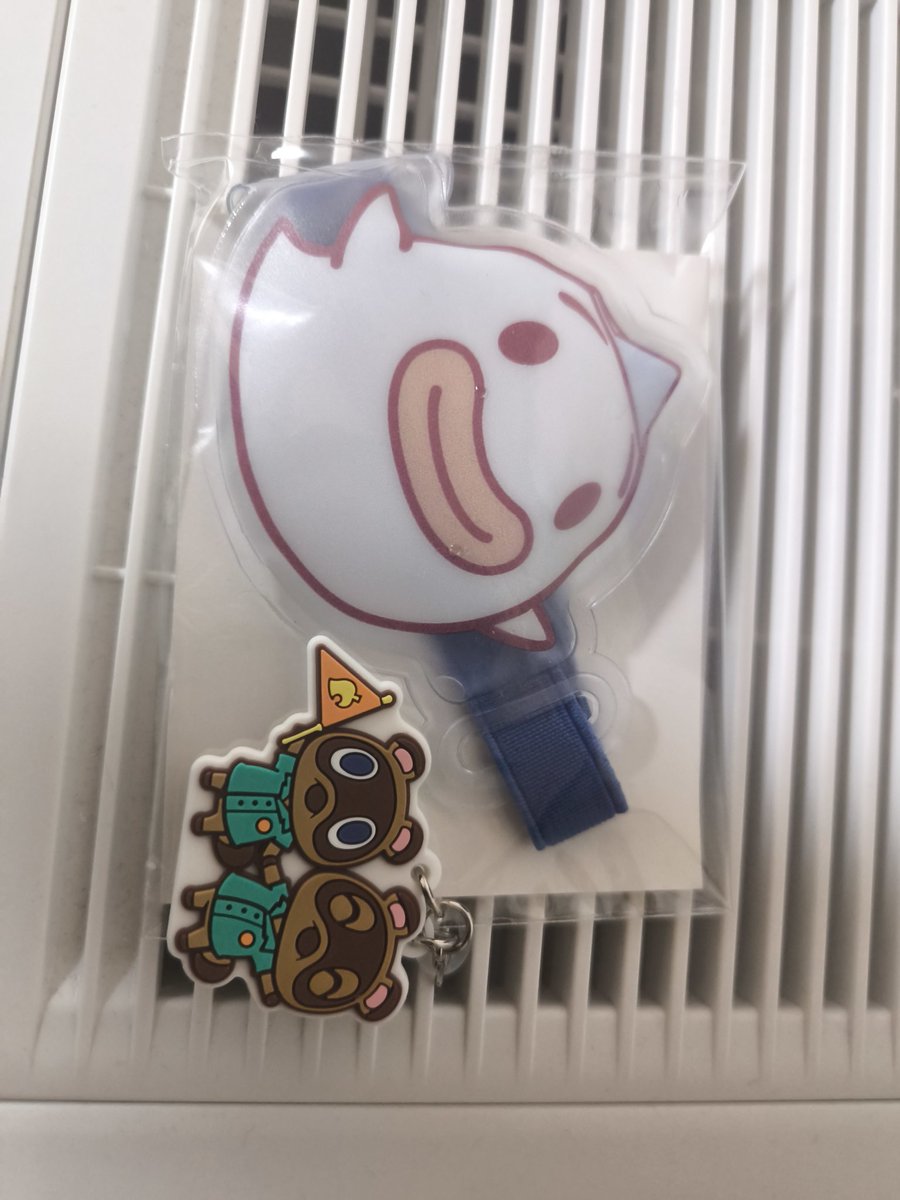 kenpe0220's tweet photo. どうぶつの森アイス買って食べた
子供にはバイキンマンアイス https://t.co/T6yprQbcGD