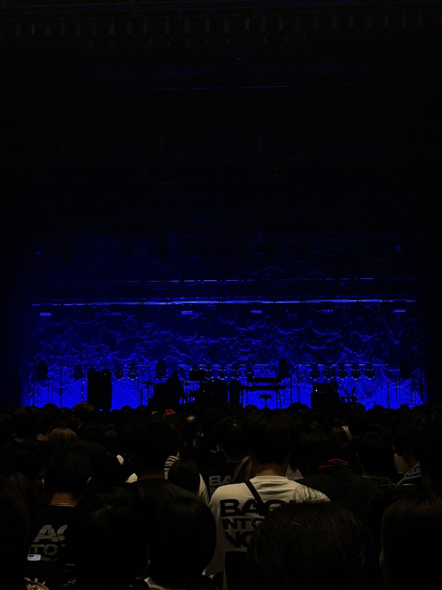 similar__human's tweet photo. the HIATUS https://t.co/I5SiYSAVPm