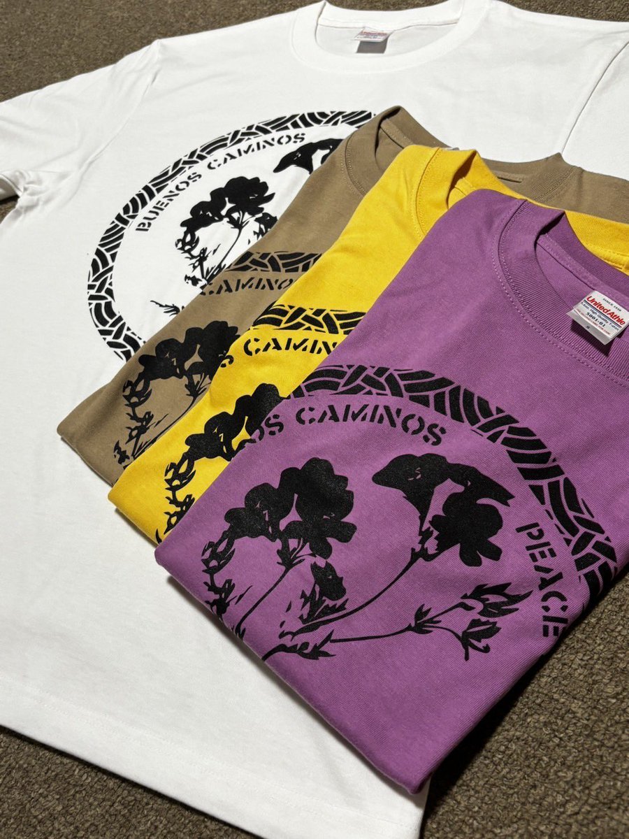 Sunao1974's tweet photo. Buenos Caminos ロゴTシャツ
ライブの物販にて販売中

⚫︎カラー
黒、白、バナナ、サンドカーキ、ラベンダー

⚫︎サイズ
S.M.L.XL

ご要望が多かったSサイズMサイズも、少し多めにつくりました。よろしくお願いします。 https://t.co/F7YCyXbrdT