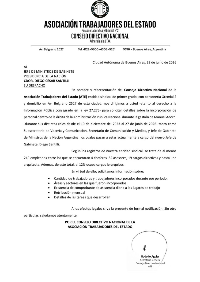 rodoaguiar's tweet photo. AHORA!!
ATE PRESENTÓ UN PEDIDO OFICIAL A SANTILLI PARA QUE DÉ DETALLES SOBRE LOS ÑOQUIS DE ADORNI!! 

DEBE DECIDIR SI VA A SEGUIR AVALANDO A LOS EMPLEADOS FANTASMAS QUE NOMBRÓ SU ANTECESOR!!

Santilli tiene que saber que la ciudadanía no está dispuesta a seguir PAGÁNDOLE LOS SUELDOS a personas cuya funciones no están claras y que en muchos casos ni siquiera concurren a trabajar. Desde ATE esperamos que rápidamente se transparente el funcionamiento de todas las dependencias que están bajo la órbita de esa jefatura.
No existe ningún argumento que pueda avalar la continuidad laboral de todos los ingresados al Estado por Adorni. En todos los casos perciben INGRESOS MILLONARIOS por tareas que resultan absolutamente innecesarias.
SE FUE ADORNI Y SU MILITANCIA RENTADA SE TIENE QUE IR CON ÉL!!