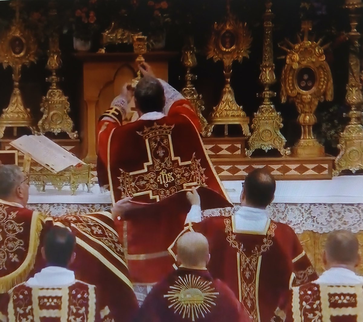 MenteCorpore34's tweet photo. #Écône #FSSPX #Sacres2026 ☝️😇 #catholique #semperidem #adAltareDei #pourLeSalutdesÂmes
#Adorare #Veritas #Unire #Caritas #Servire https://t.co/jhRDz7WQ9E