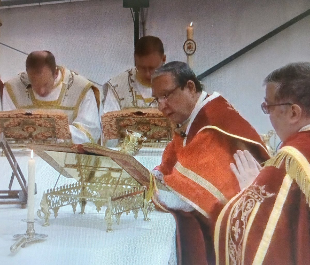 MenteCorpore34's tweet photo. #Écône #FSSPX #Sacres2026 ☝️😇 #catholique #semperidem #adAltareDei #pourLeSalutdesÂmes
#Adorare #Veritas #Unire #Caritas #Servire https://t.co/jhRDz7WQ9E