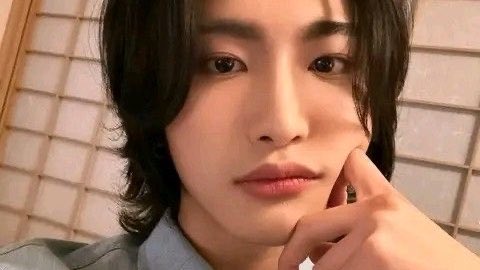 otherwoordly's tweet photo. a short mctz crack/fluff socmed au wherein hj is working part time as a grab driver and had sh as his passenger. everything is going smoothly not until they reached sh’s work and before getting off the car, sh gave hj a kiss on the cheek. https://t.co/ASyFHKyqOt