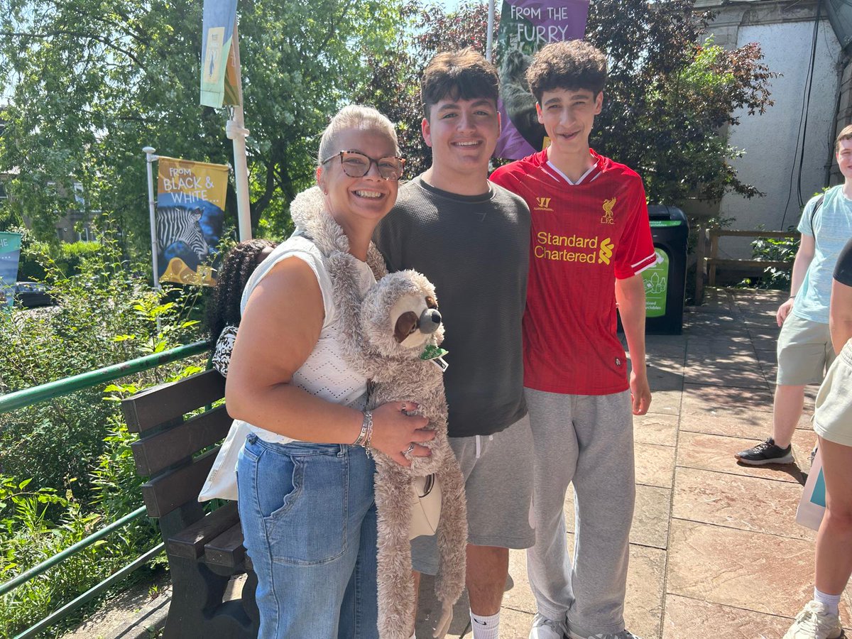 WallaceHallSch's tweet photo. #UNCRC LINK: Article 28 - right to education 
#UNCRC LINK: Article 31 – Leisure, play and culture #AnimalRights https://t.co/xwB3P2enzX