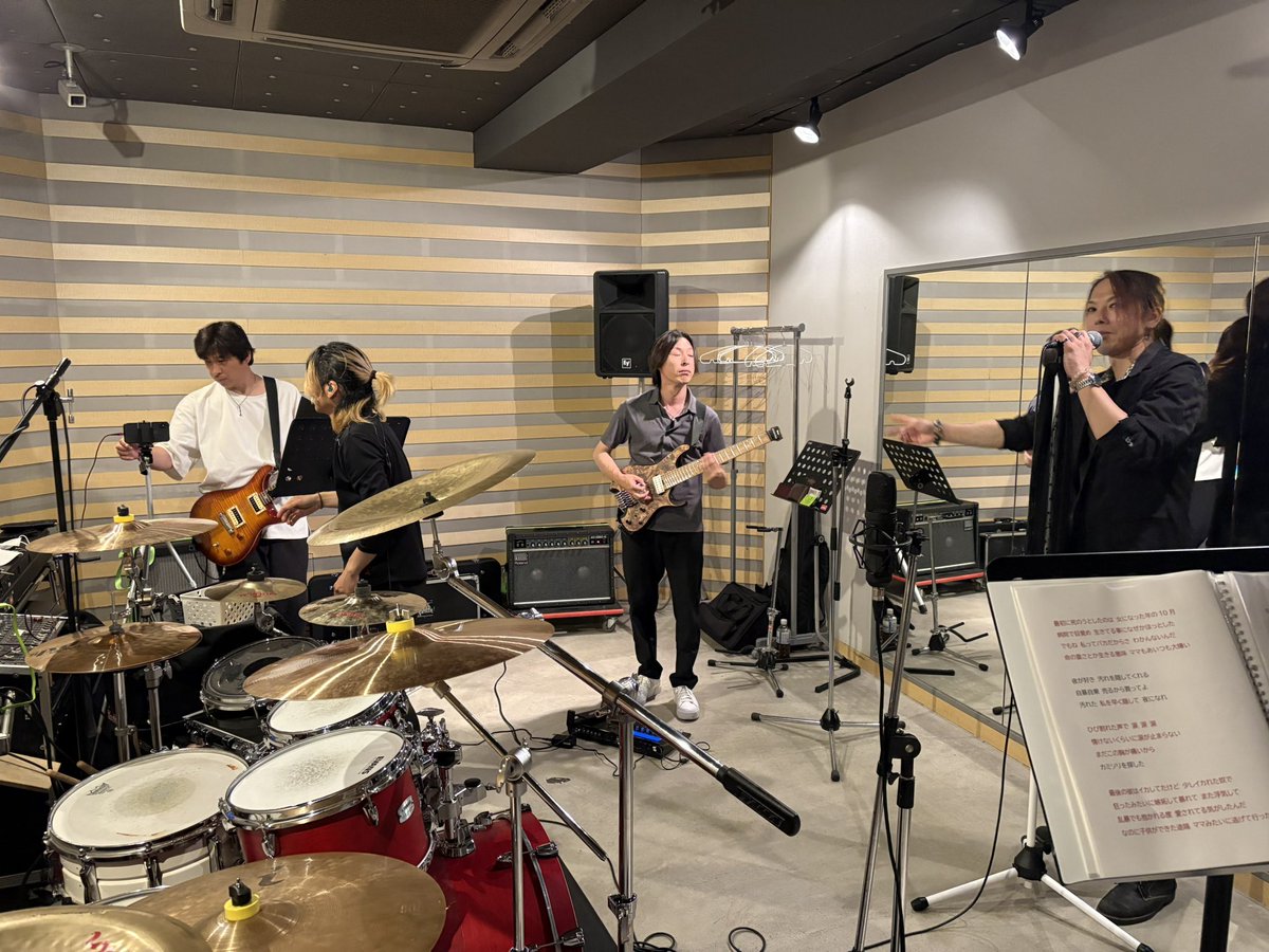 ogabassist's tweet photo. Acid Black Cherryが好きな方々、順調に完成度上げてますのでいずれライブハウスでお会いしましょう… #acidblackcherry https://t.co/pWWZYOxsfC