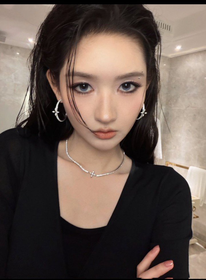 joyandvictoriaT's tweet photo. 🎉 #WangYuwen and #ZhouKeyu to star in urban drama #SpringtimeInASmallTown (adapted from Xiu Tu Cheng's novel).
​A story of second chances, deep yearning, and a classmate’s unspoken love that spans years. 🌧️💞 Filming starts this July! Who’s adding this to their watchlist? 🙋‍♀️ https://t.co/IRyrX5nTsD