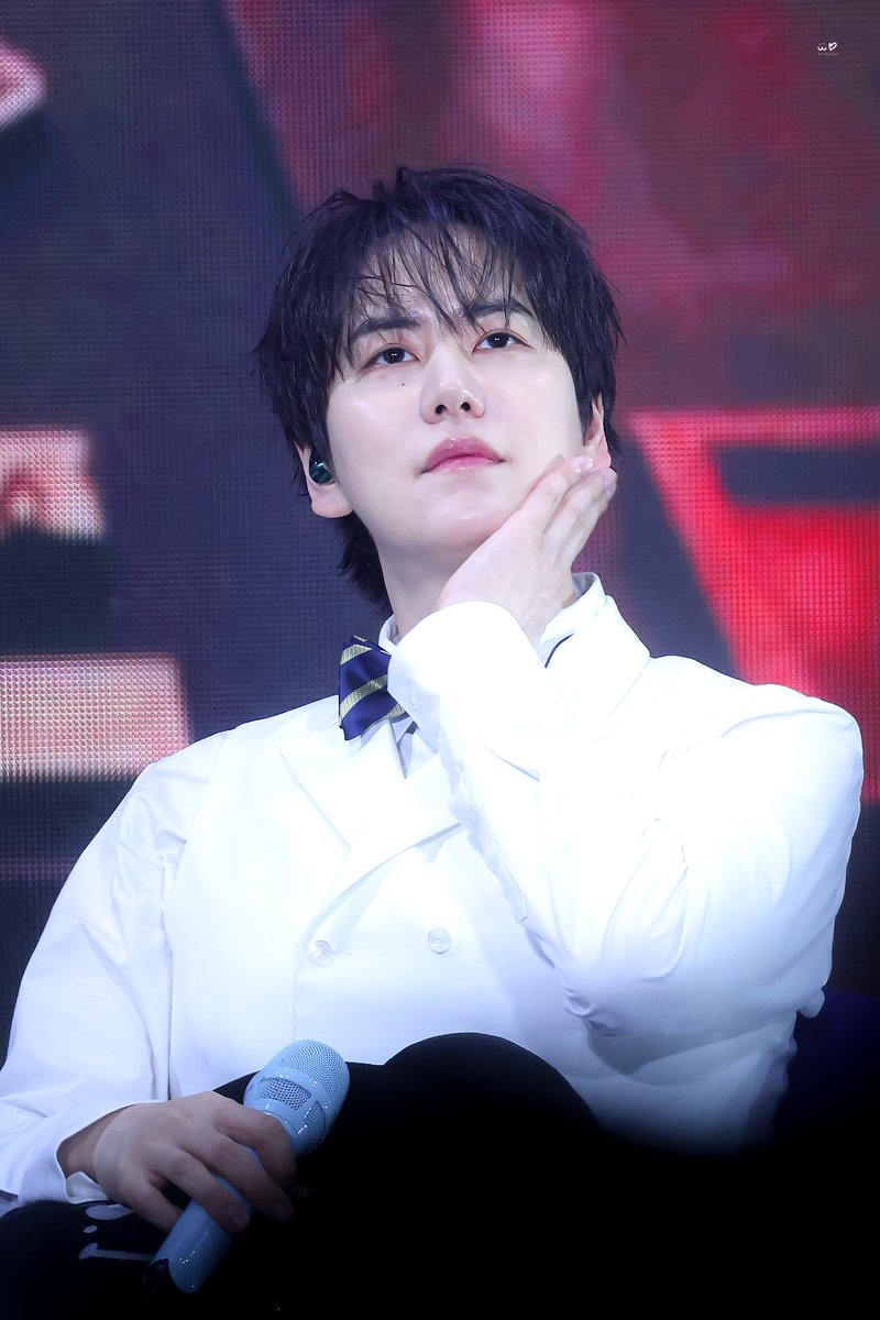 KYUpiter_w's tweet photo. [HD] 260628 KYUHYUN 20th Anniversary Fanmeeting <HOTEL 203> in Taipei - Day2

규지배인🏨

#KYUHYUN #규현 
#キュヒョン #圭賢 https://t.co/TqeapVufln