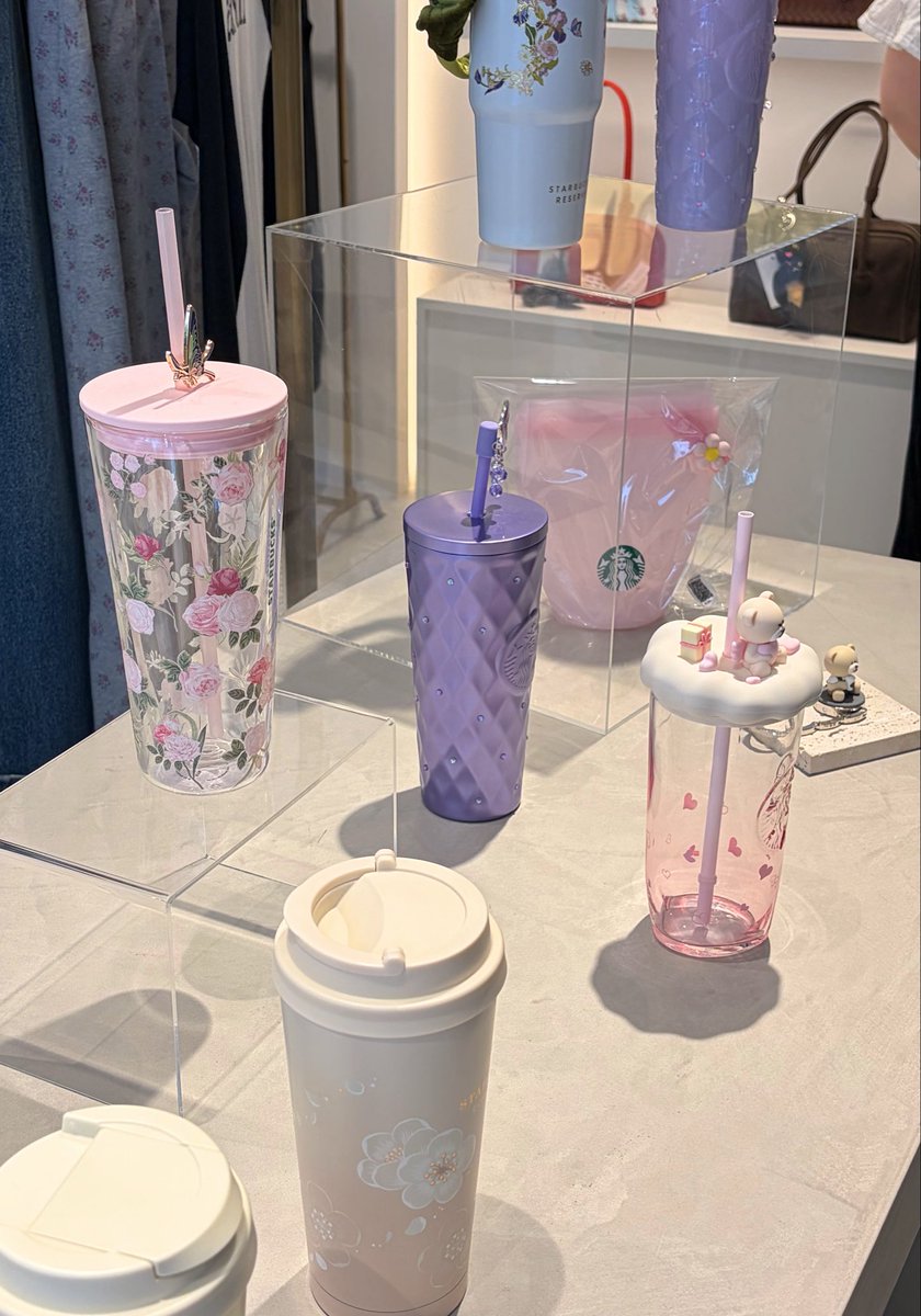 全体的にはこんな感じの品揃え！色々見れて楽しいので是非！